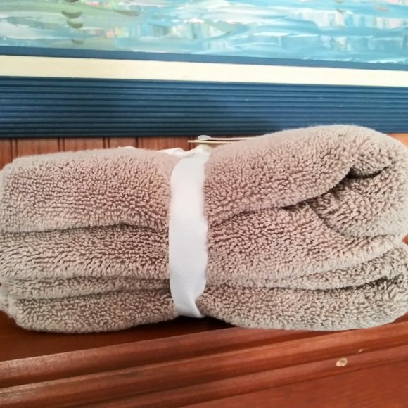 Naturally by Danny Seo, Eco-Friendly Hand Towels (Set of 2) - Picture 4 of 10